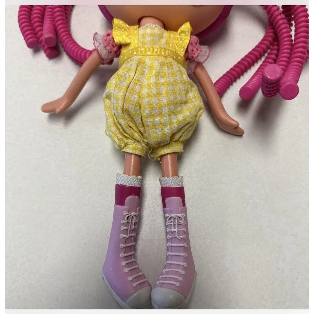 MGA Entertainment lalaloopsy crumbs