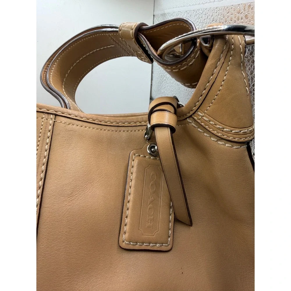 Coach shoulder organization