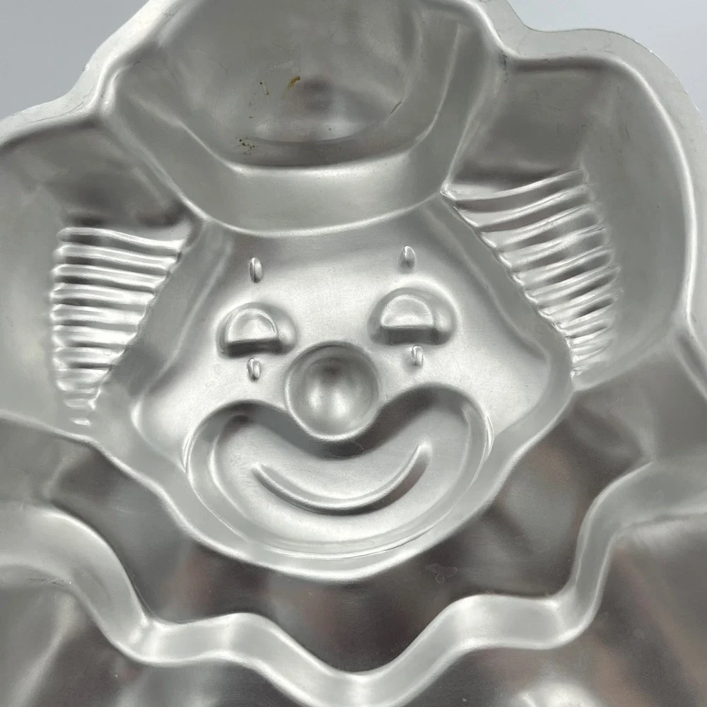 1986 Wilton Clown Cake Pan Aluminum Metal Baking Mold‎ Vintage Kitchenware Korea