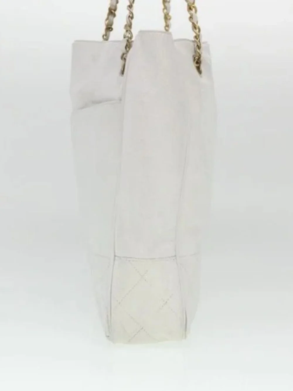 CHANEL brand	chanel color	white