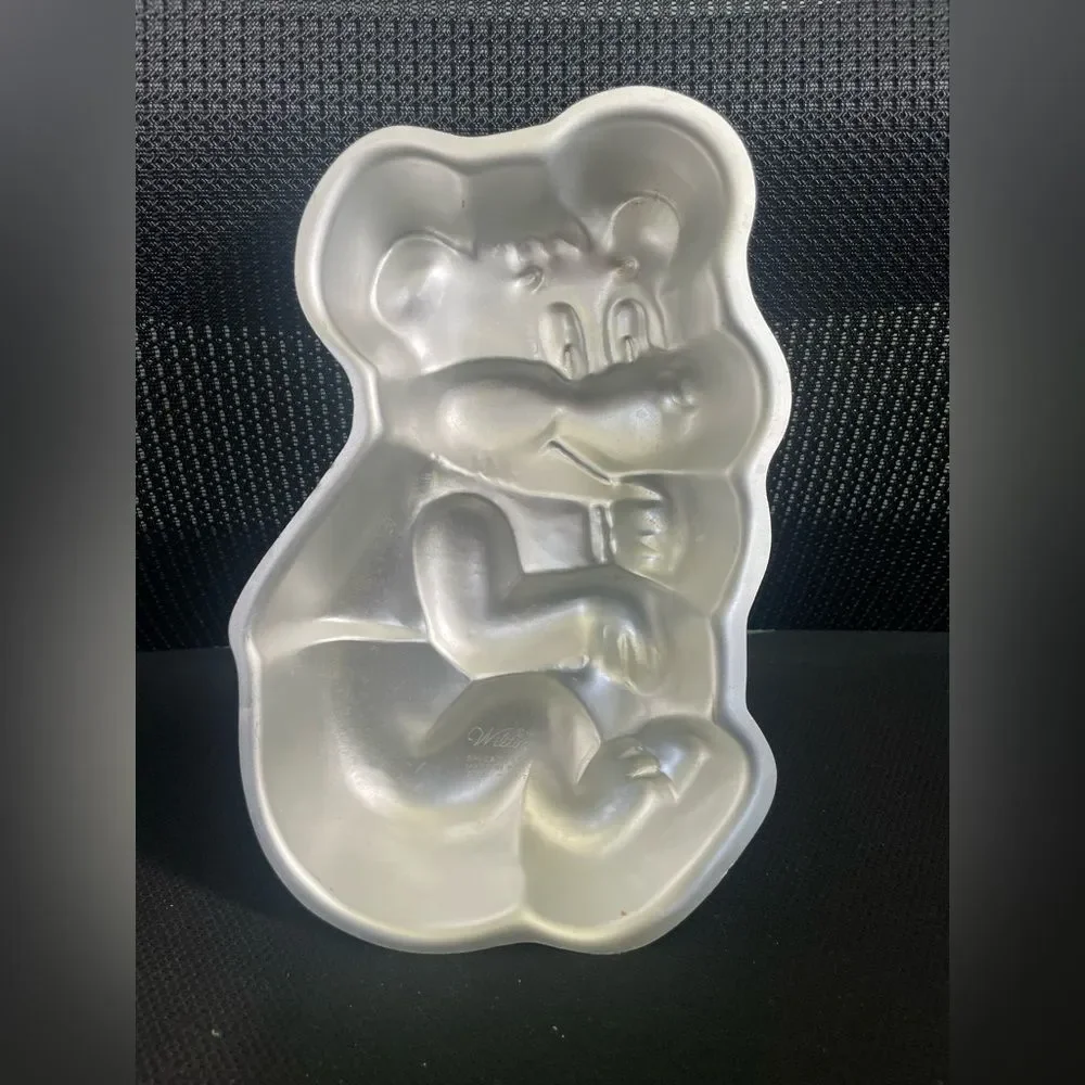 VINTAGE 1975 ~ WILTON Cake Pan HONEY BEAR Small Aluminum Mold 508-477 Teddy Bear