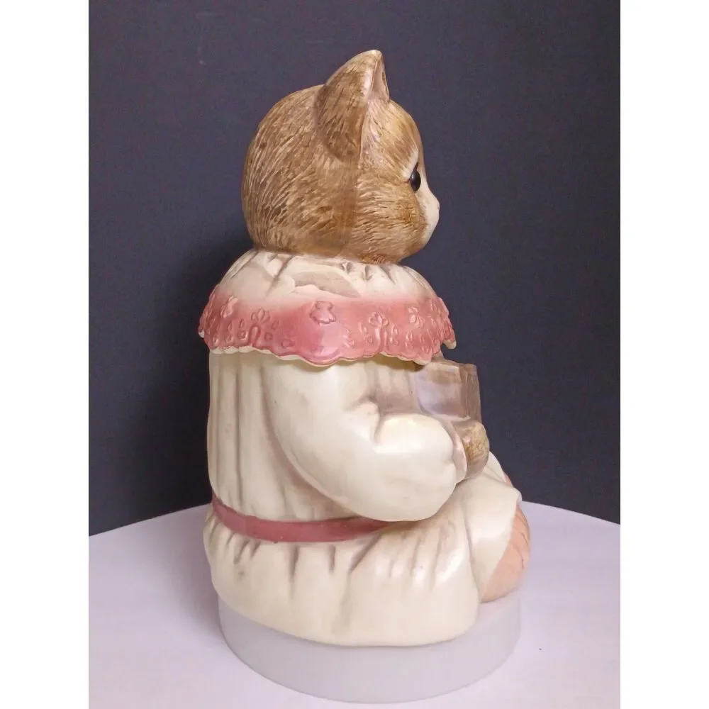 Vintage emily cat
