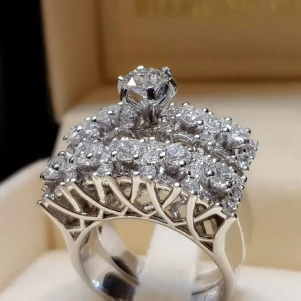 🔅🆕✨✨Silver Plated Classy Chic Simulated Diamond 2 pc Engagement Wedding Set ✨