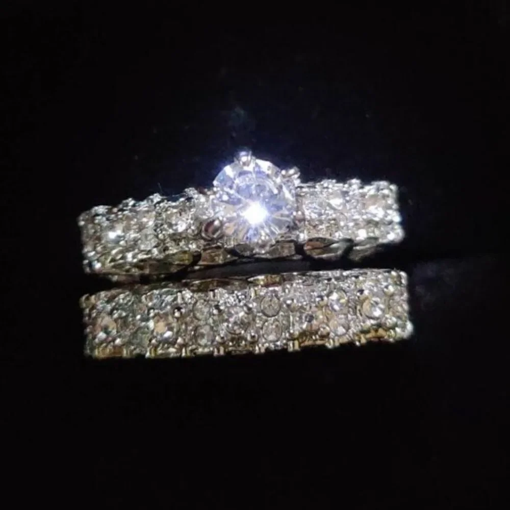 🔅🆕✨✨Silver Plated Classy Chic Simulated Diamond 2 pc Engagement Wedding Set ✨