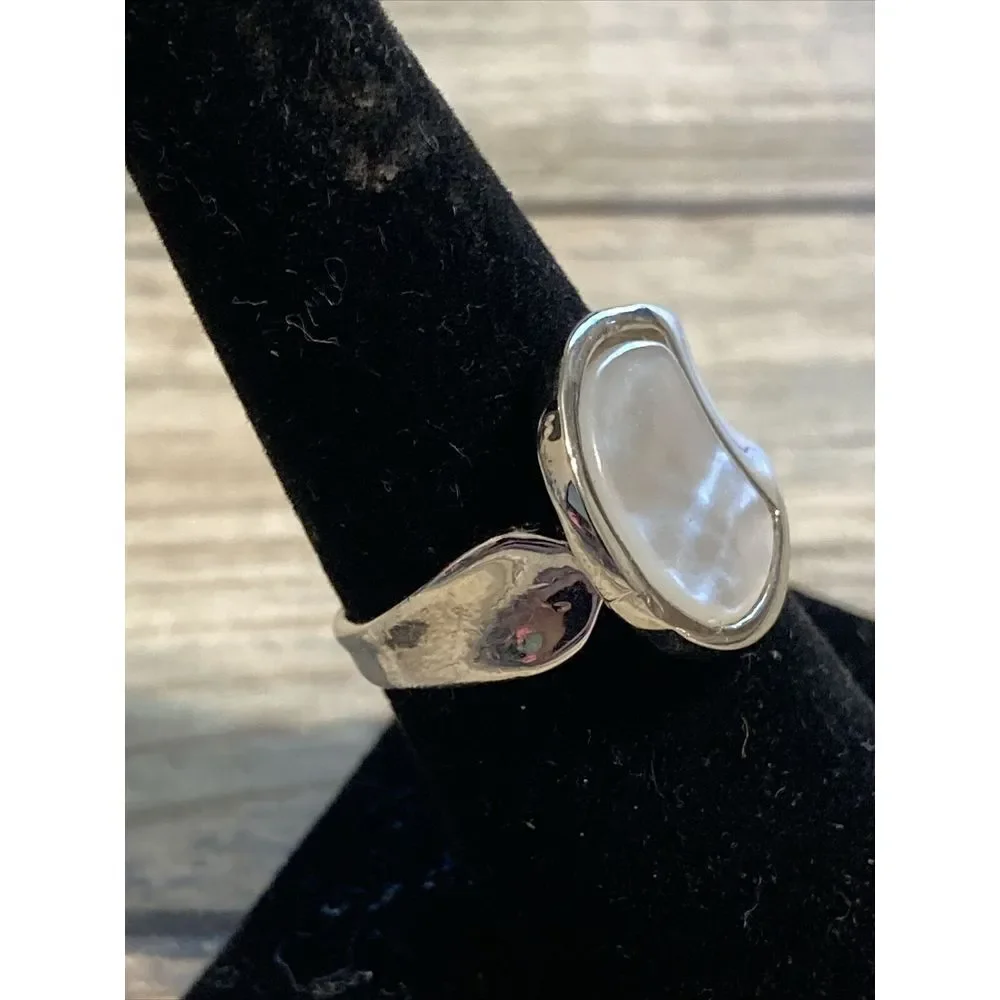 Mother of Pearl Silver plated tone  Spoon Ring‎ White MOP NWOT size 7
