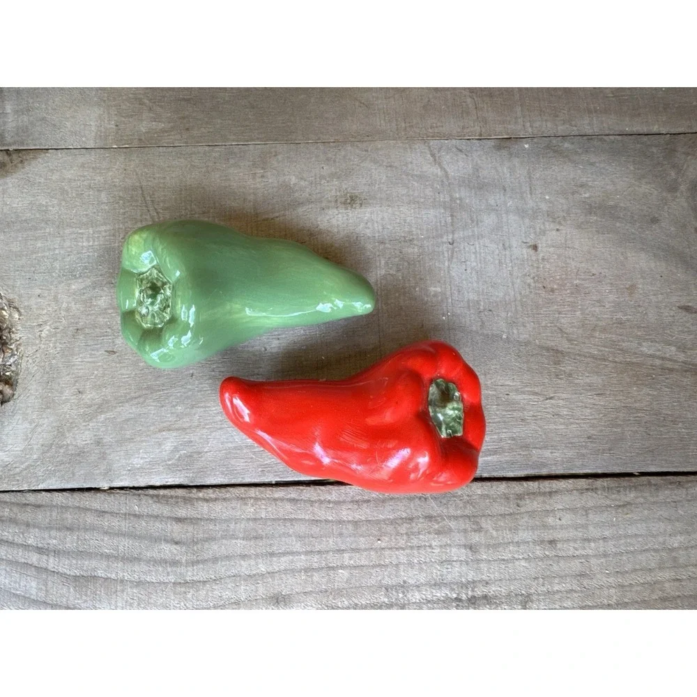 Vintage‎ Houston Harvest Red Green Pepper Salt & Pepper Shakers Ceramic