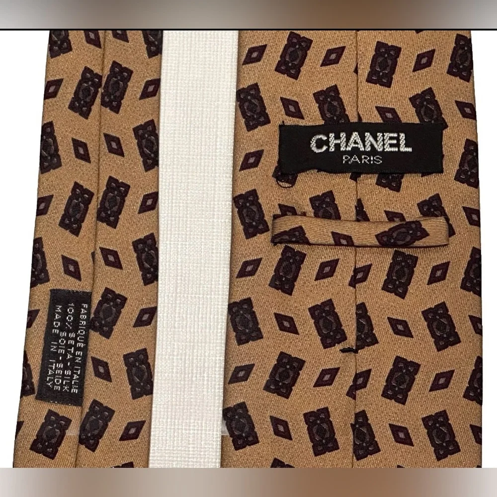 CHANEL add touch