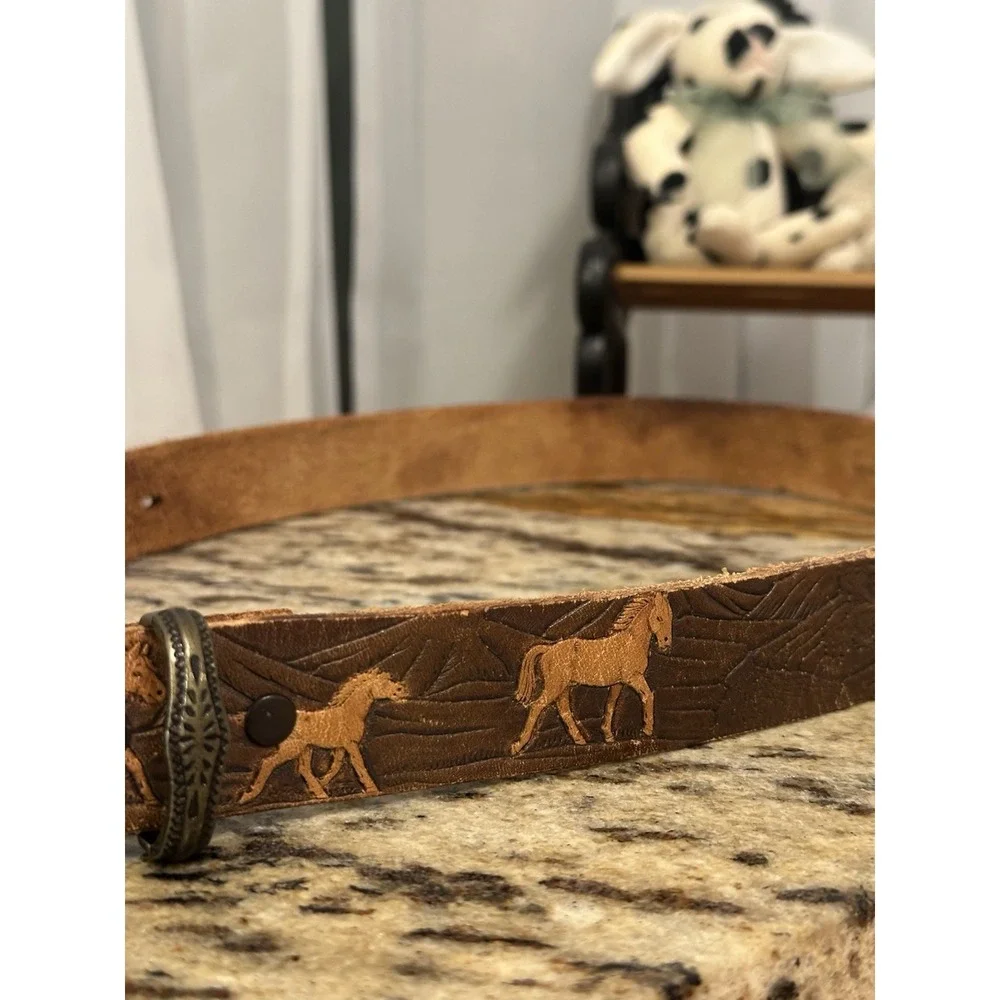 Vintage Men's Western Deep Hand Tooled Horse Design Mountains‎ Forest Engraved