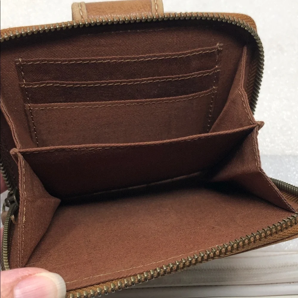 Fossil genuine item fast
