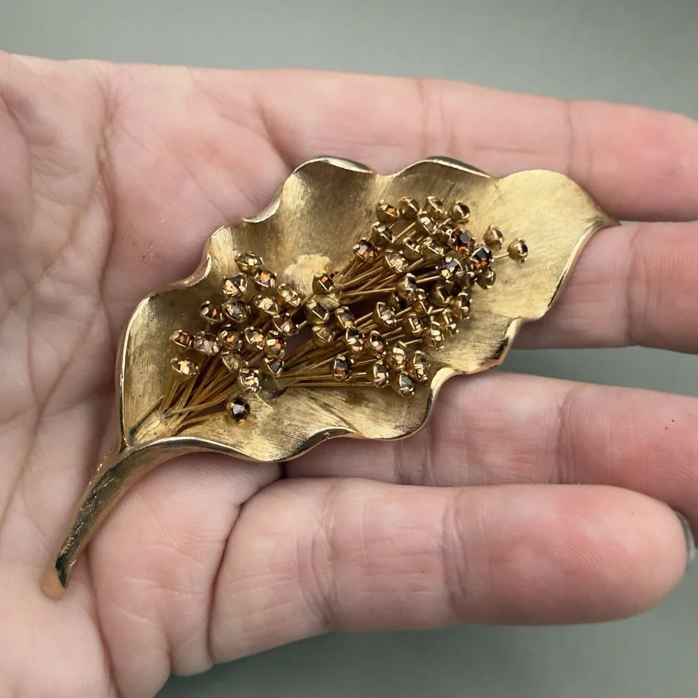 The Unbranded Brand rhinestone rhinestones brooch