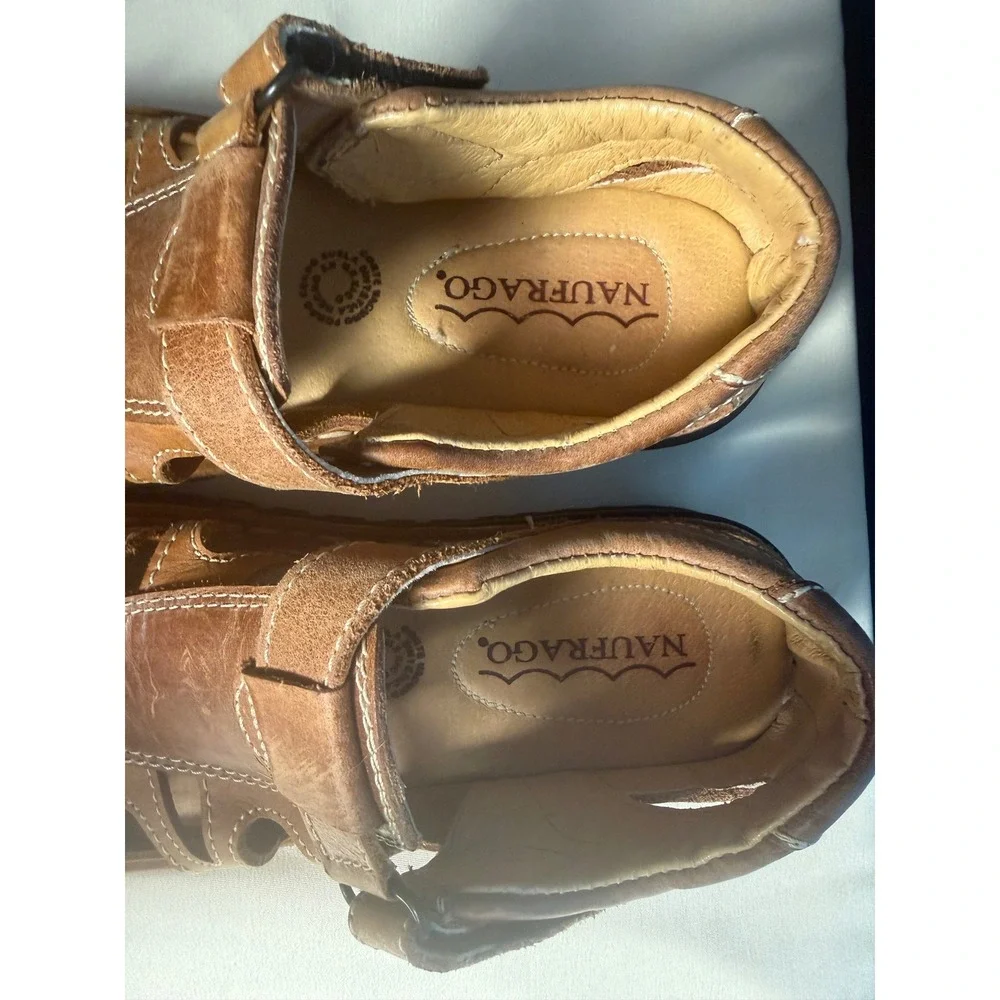 Naufrago leather fisherman