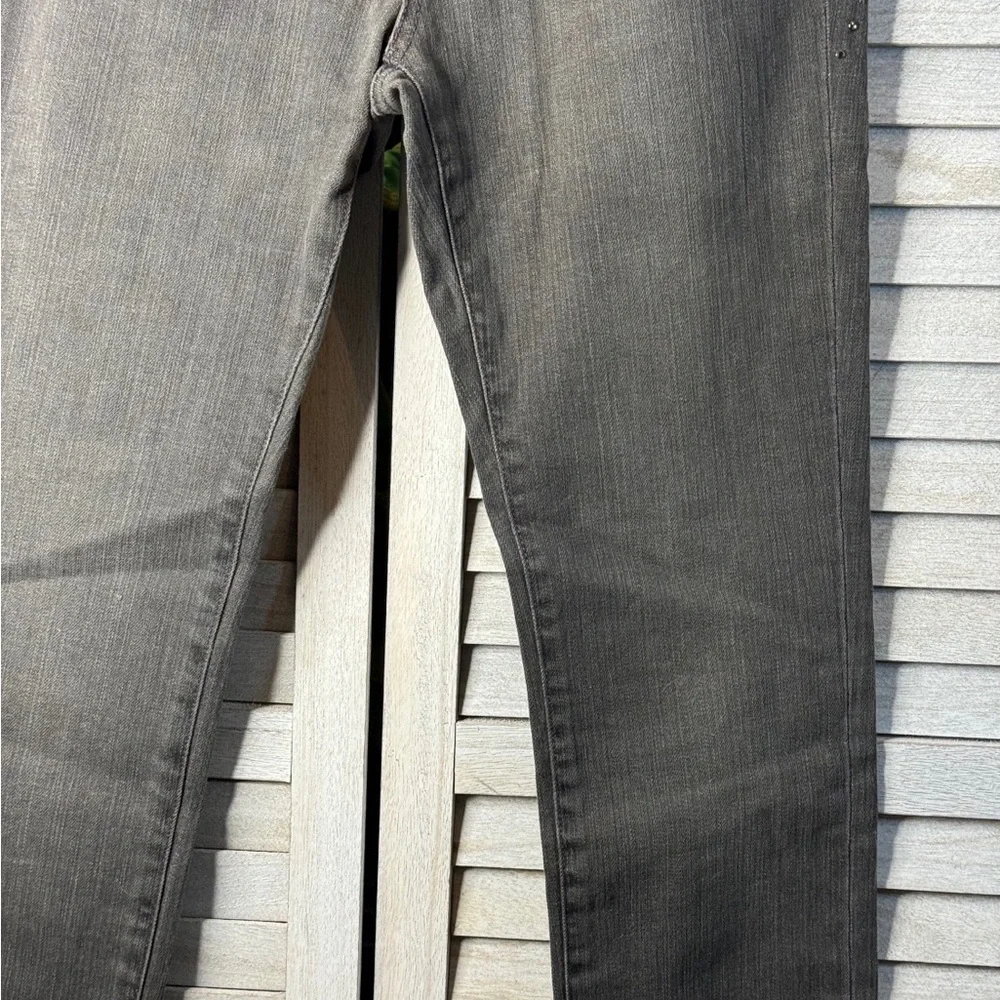 PINK Victoria’s Secret Gray Skinny Jeans Size 4 Rhinestone Stretch Denim Chic