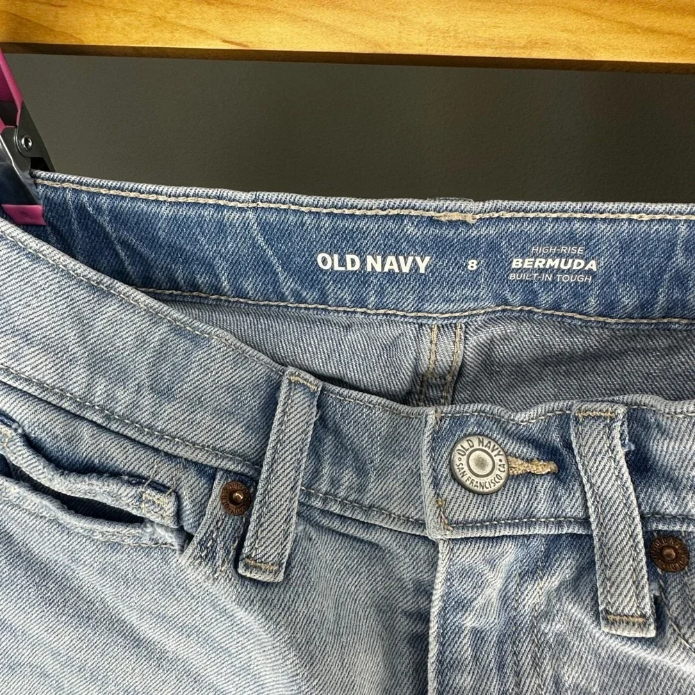Old Navy embrace sunny