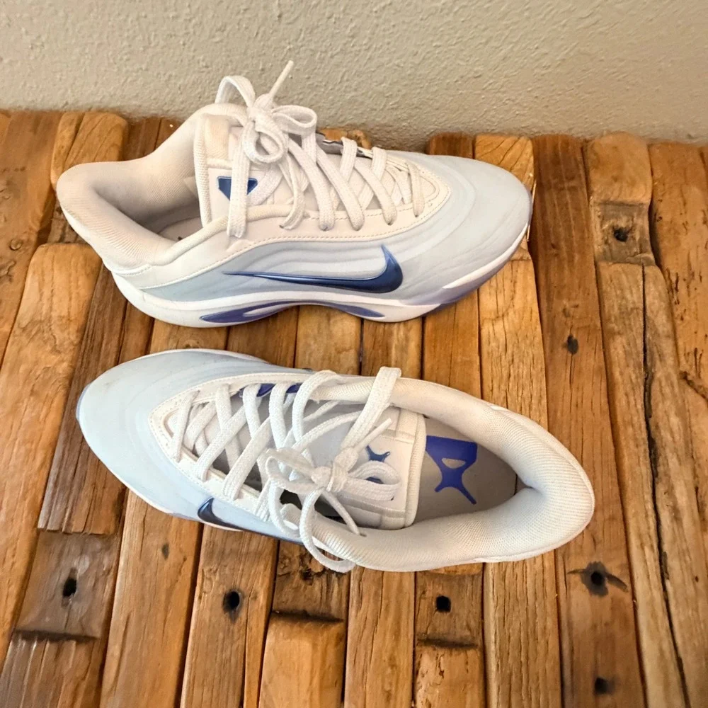 Nike cosmic unity