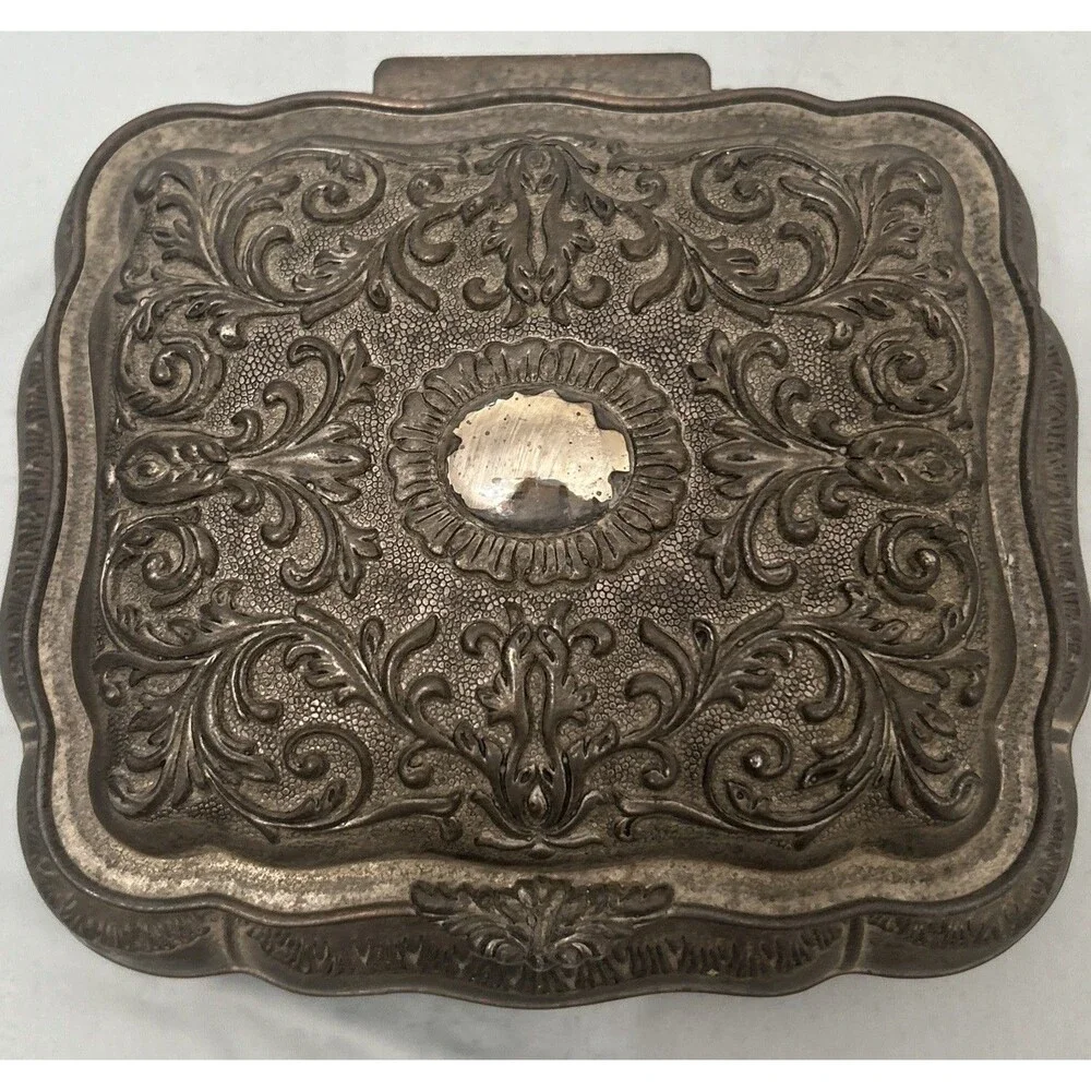 Godinger manufactured featuring ornate