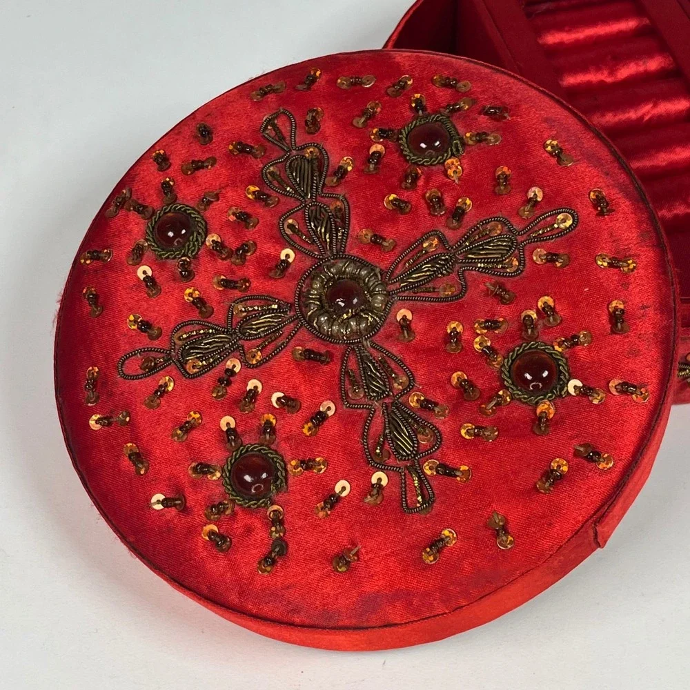 N/A round jewelry
