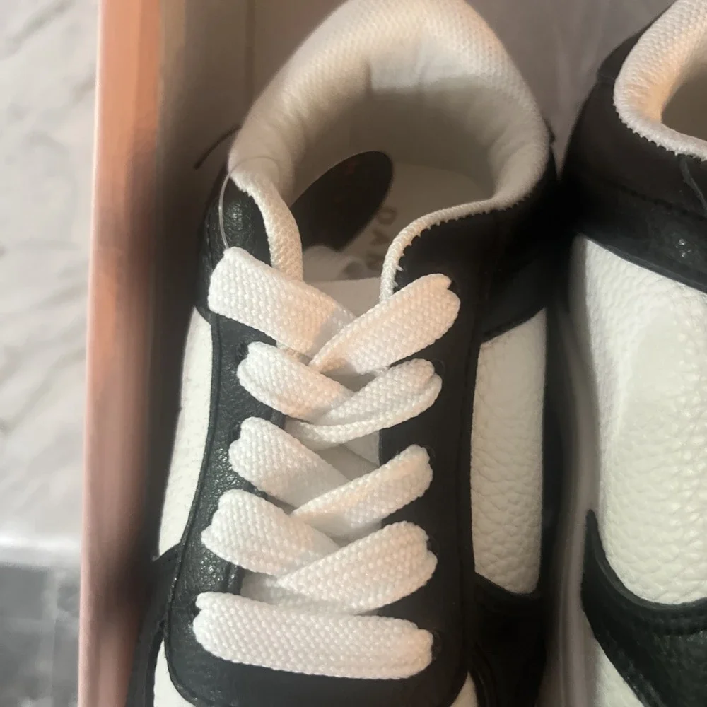 Danskin Girl's PLANK-G Lace Up Sneakers Size 12 Black & White New In Box‎