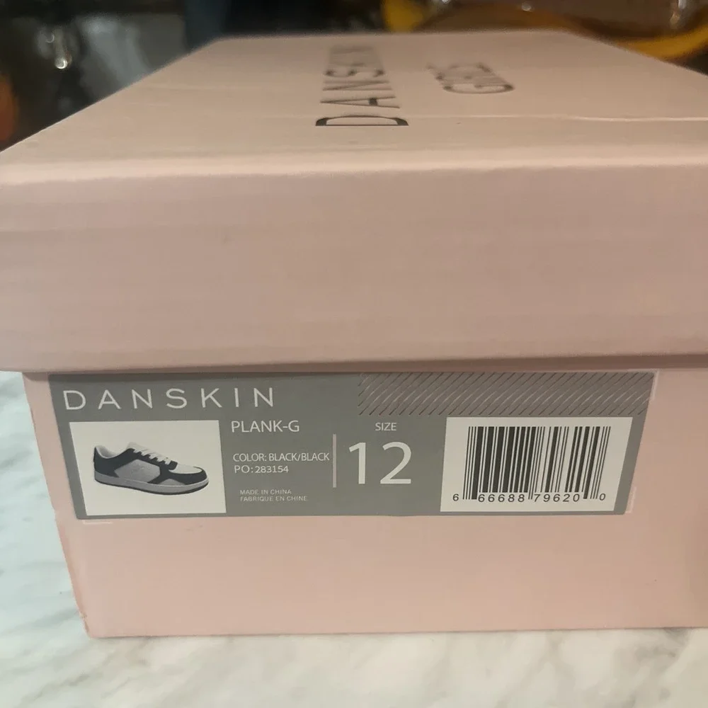 Danskin Girl's PLANK-G Lace Up Sneakers Size 12 Black & White New In Box‎