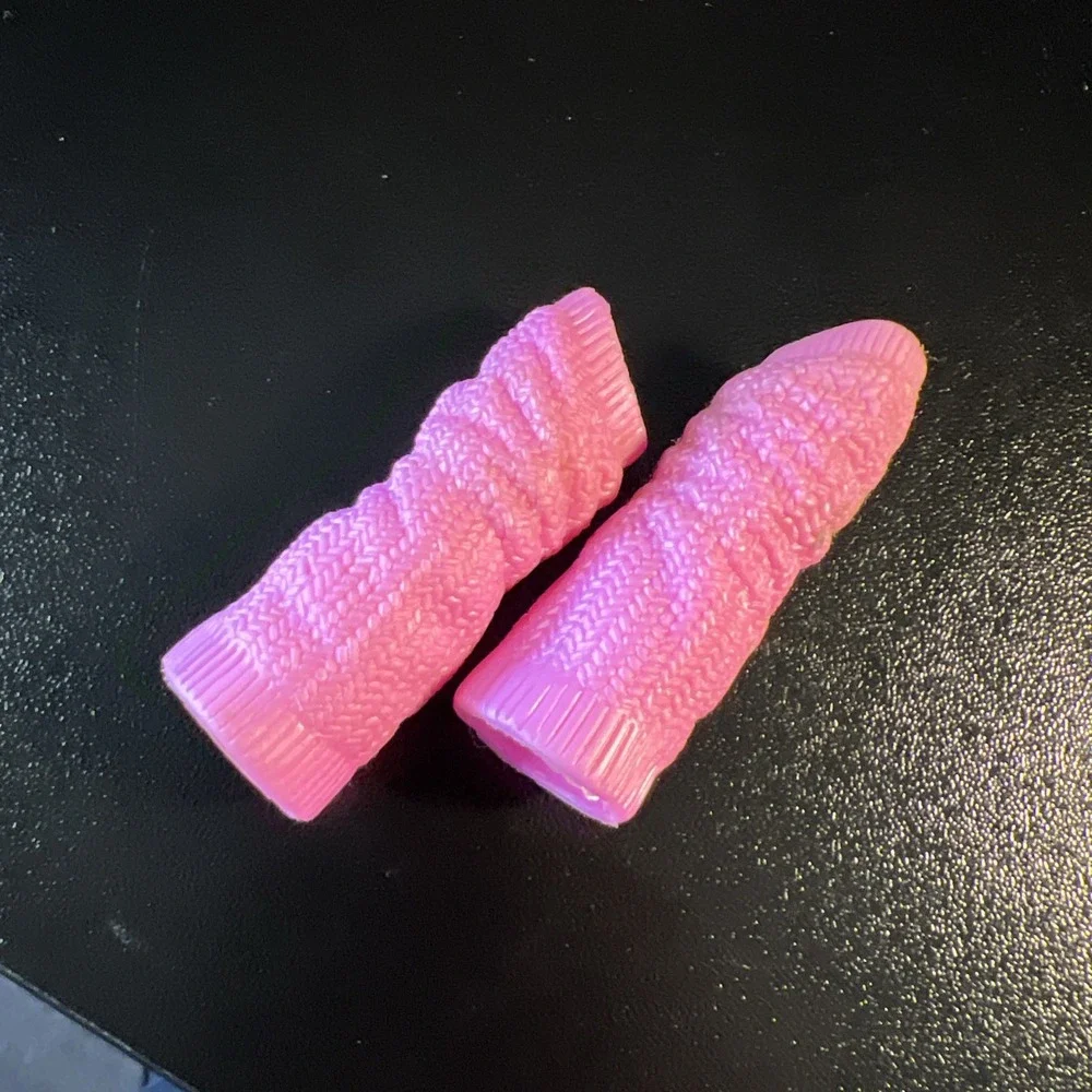 2000 Barbie Doll Hard Plastic PINK 