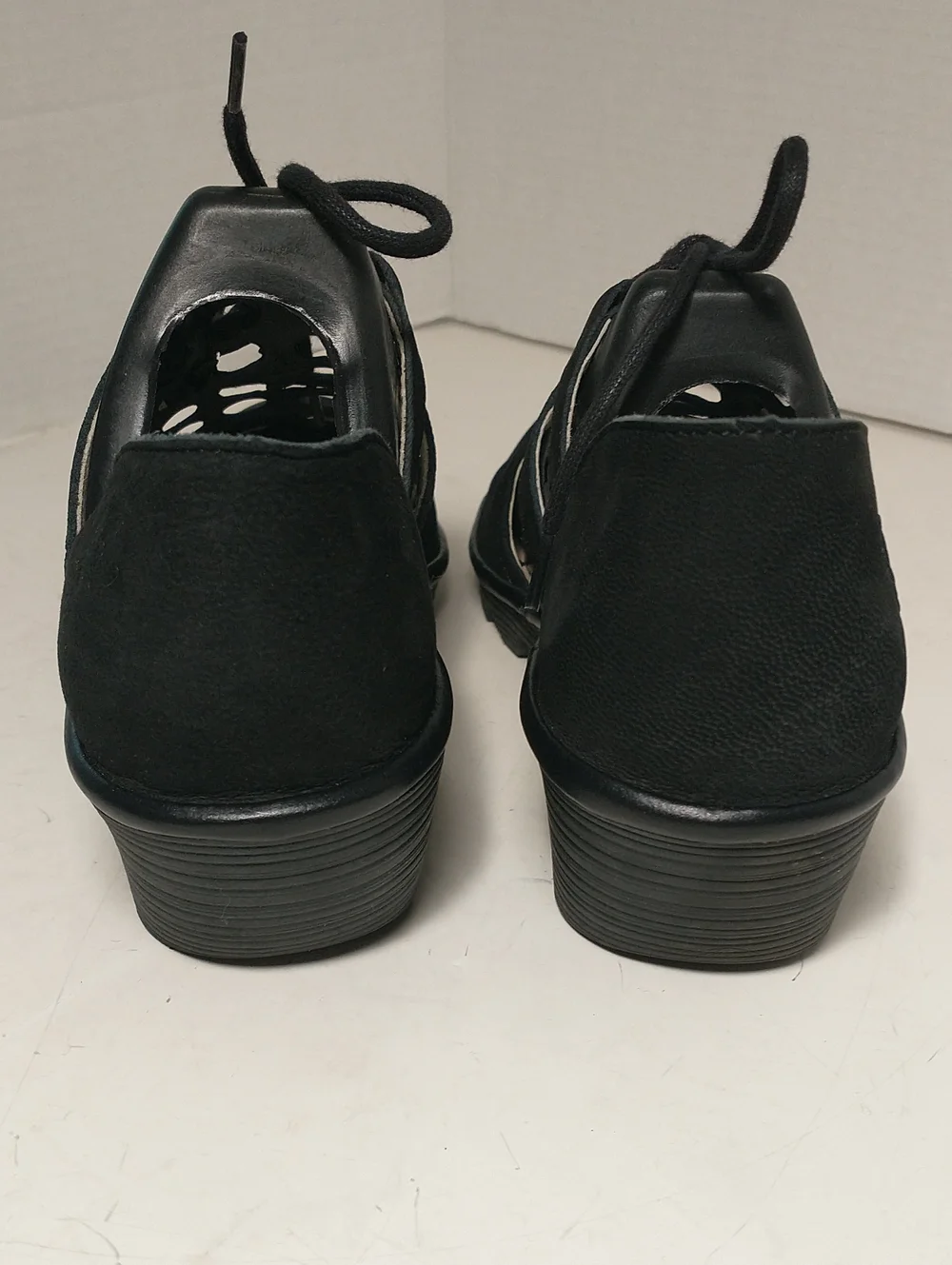 LIKE NEW Fly London Poma Tie Wedge Sandal, Covered Toe, Black, Euro 39, US 8