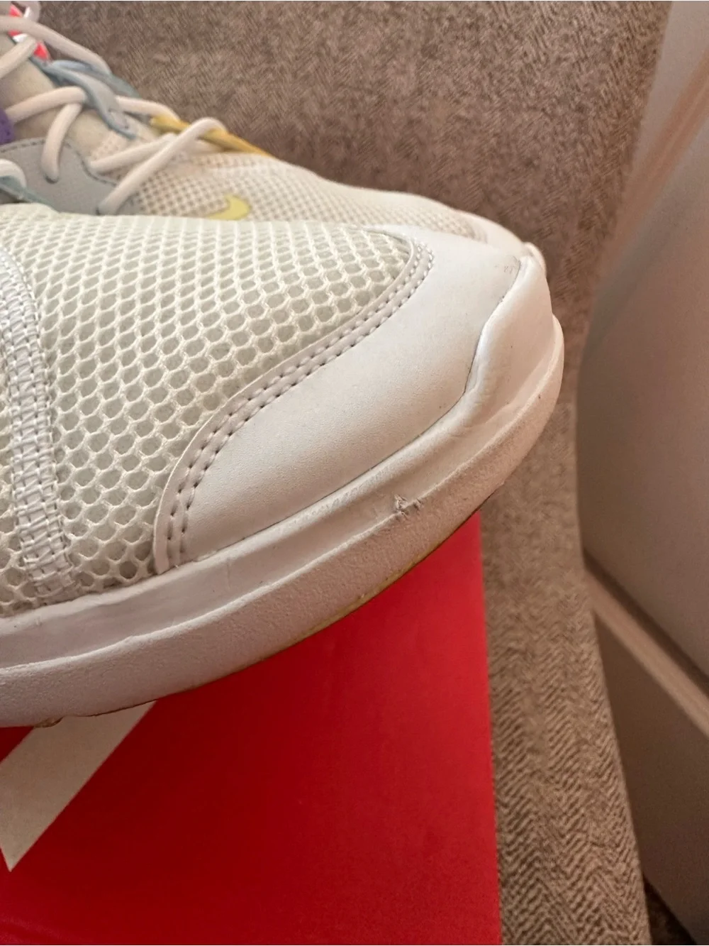 Nike cushioned upper accent