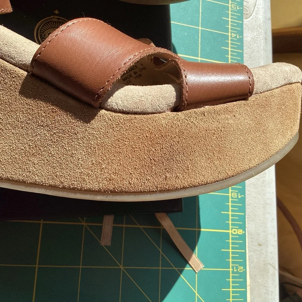 Vintage Y2K Nine West Brown Wedge Sandals Sz 9 Boho Hippie Athleisure Travel