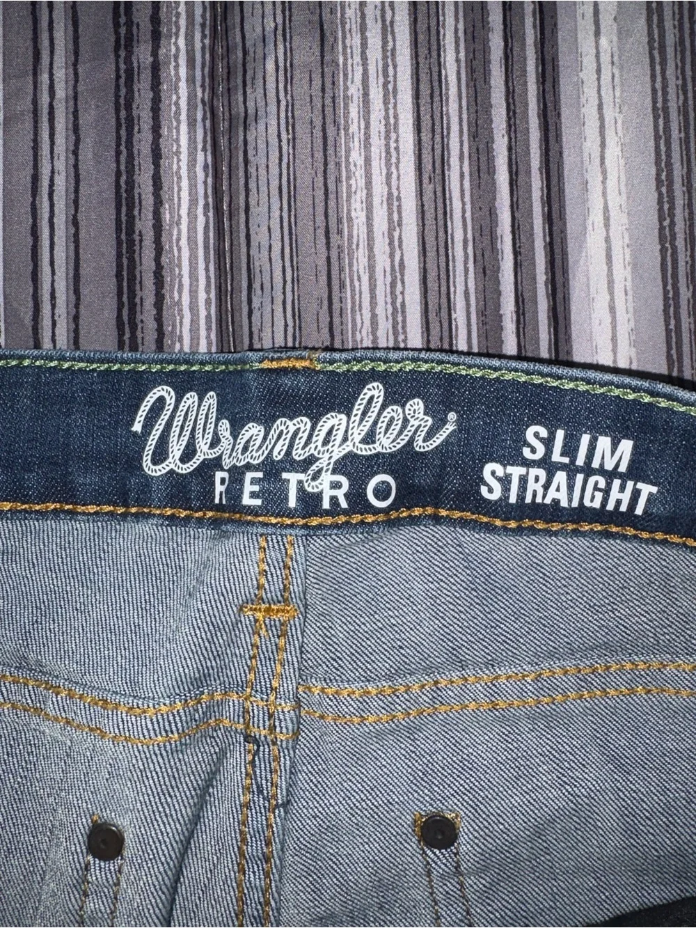 Wrangler Slim Straight Jeans - Medium Blue Wash