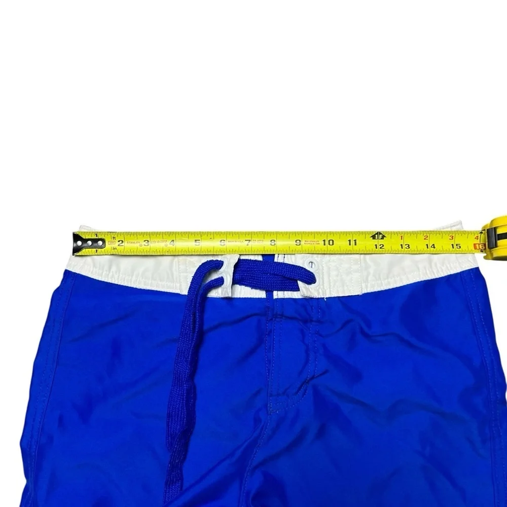 Abercrombie & Fitch vibrant blue