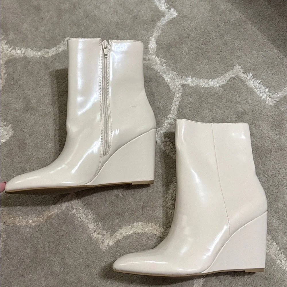 Dolce Vita sophisticated neutral or