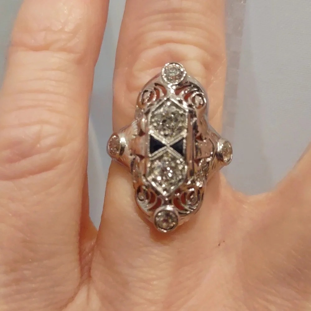 Old European cut Diamond Ring 18kt white gold north south Design