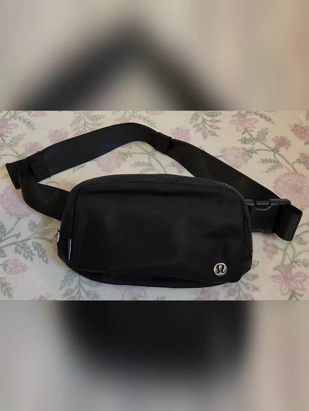 Lululemon Everywhere Belt Bag