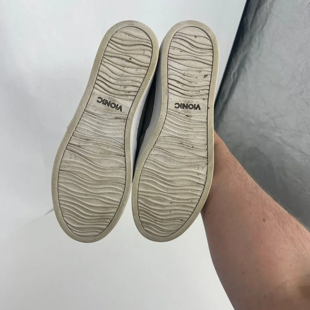 Vionic spots comfortable nubuck