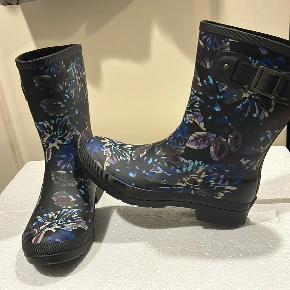 Chooka womens Eastlake Premium slip in floral Mid calf lined Rain Boots size 7