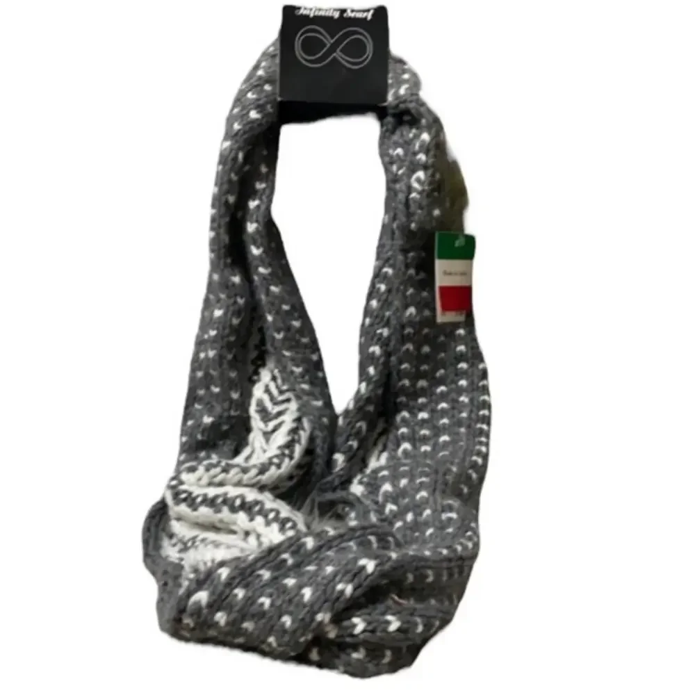NWT Infinity Scarf. Made in ltaly white,‎ silver & gray (S639)