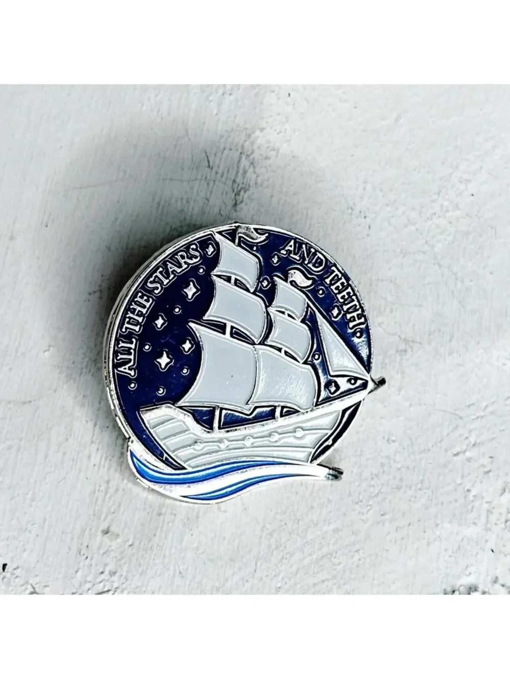 7603u. All the Stars and Teeth Lapel Pin
