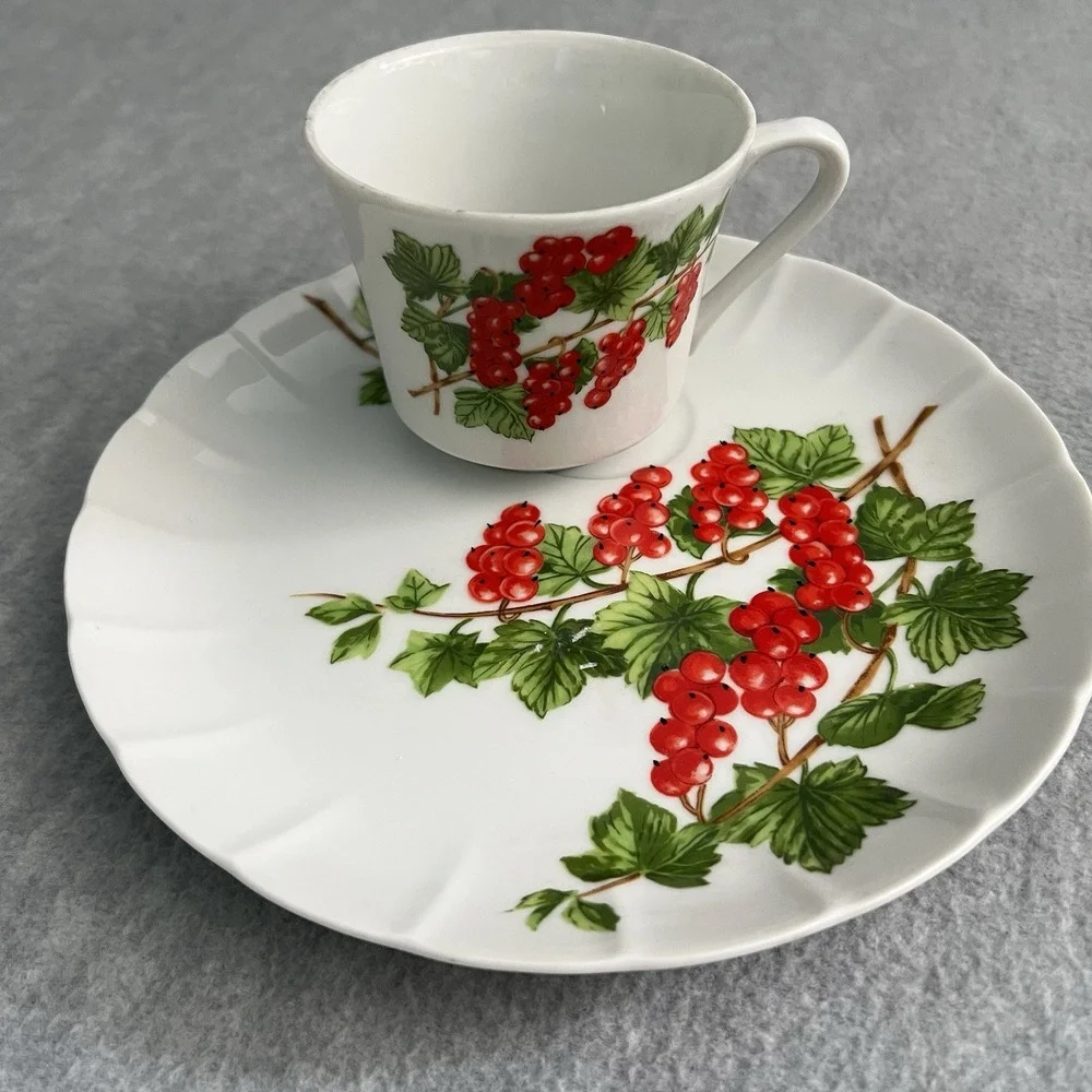 GROSEILLER ROUGE Dessert Snack Plates Tea Cups Mann‎ Vintage 1975 Set Brunch