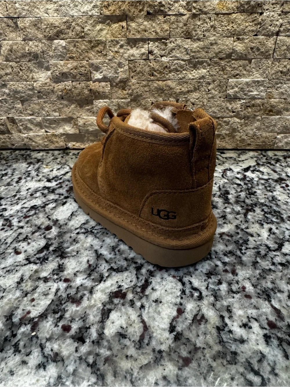 UGG tone foot grip
