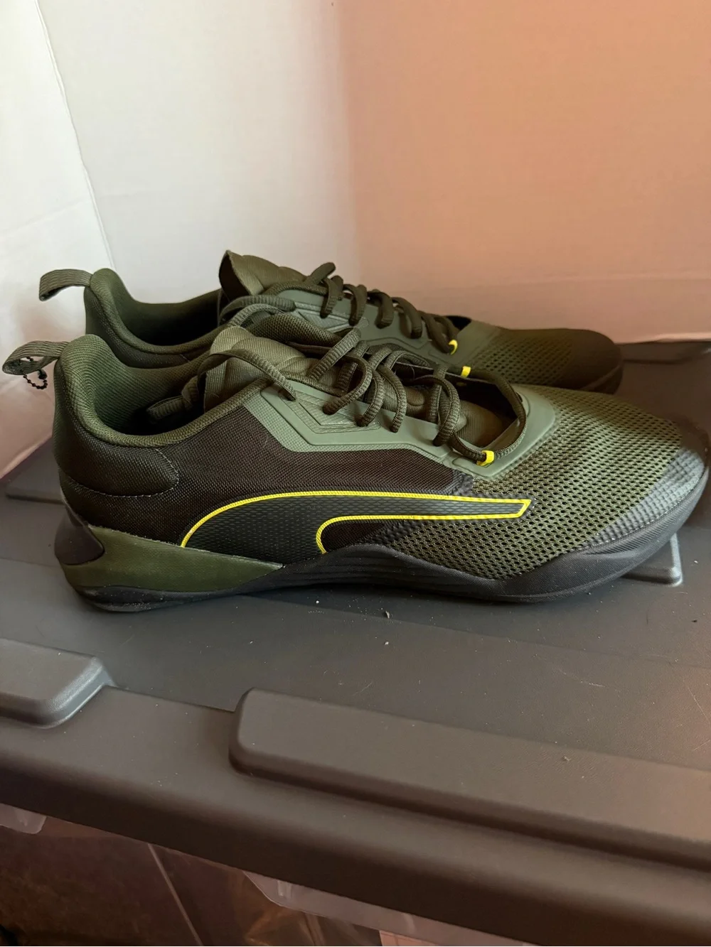 Puma Fuse 2.0 training shoes Olive Green Sneakers with Yellow Trim
