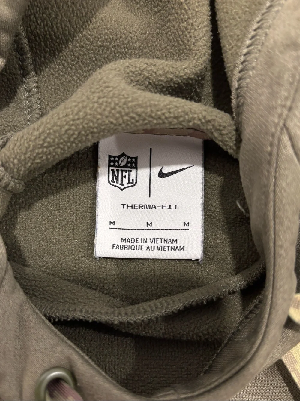 Nike hoodie buccaneers flaws