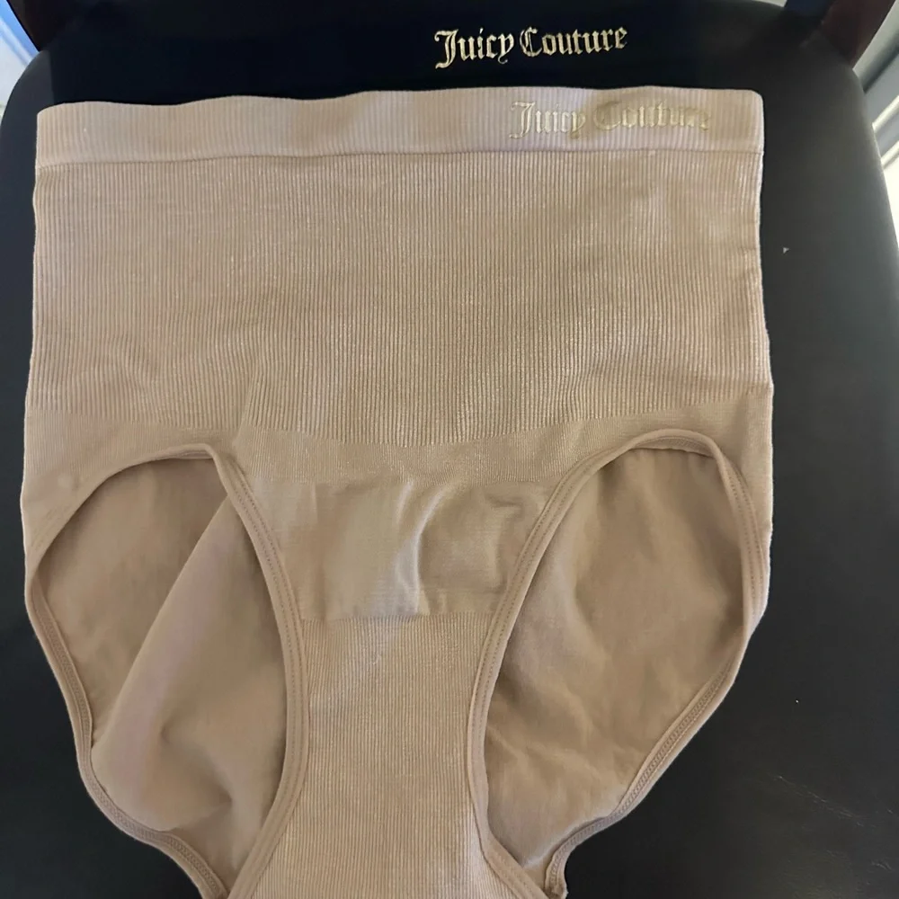 Juicy Couture stylish comfortable