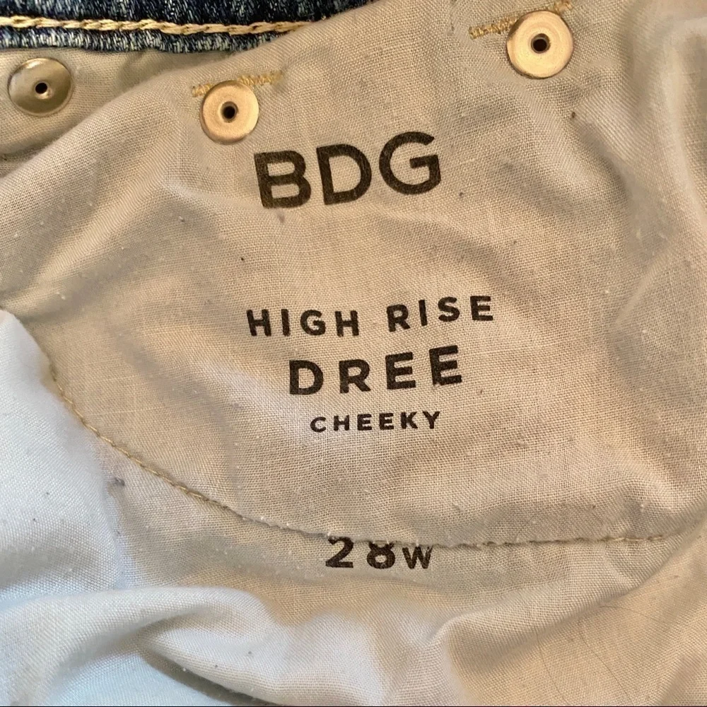 BDG Urban Outfitters Sz 6 /28 High Rise Dree Cheeky Distressed Camo Shorts Denim