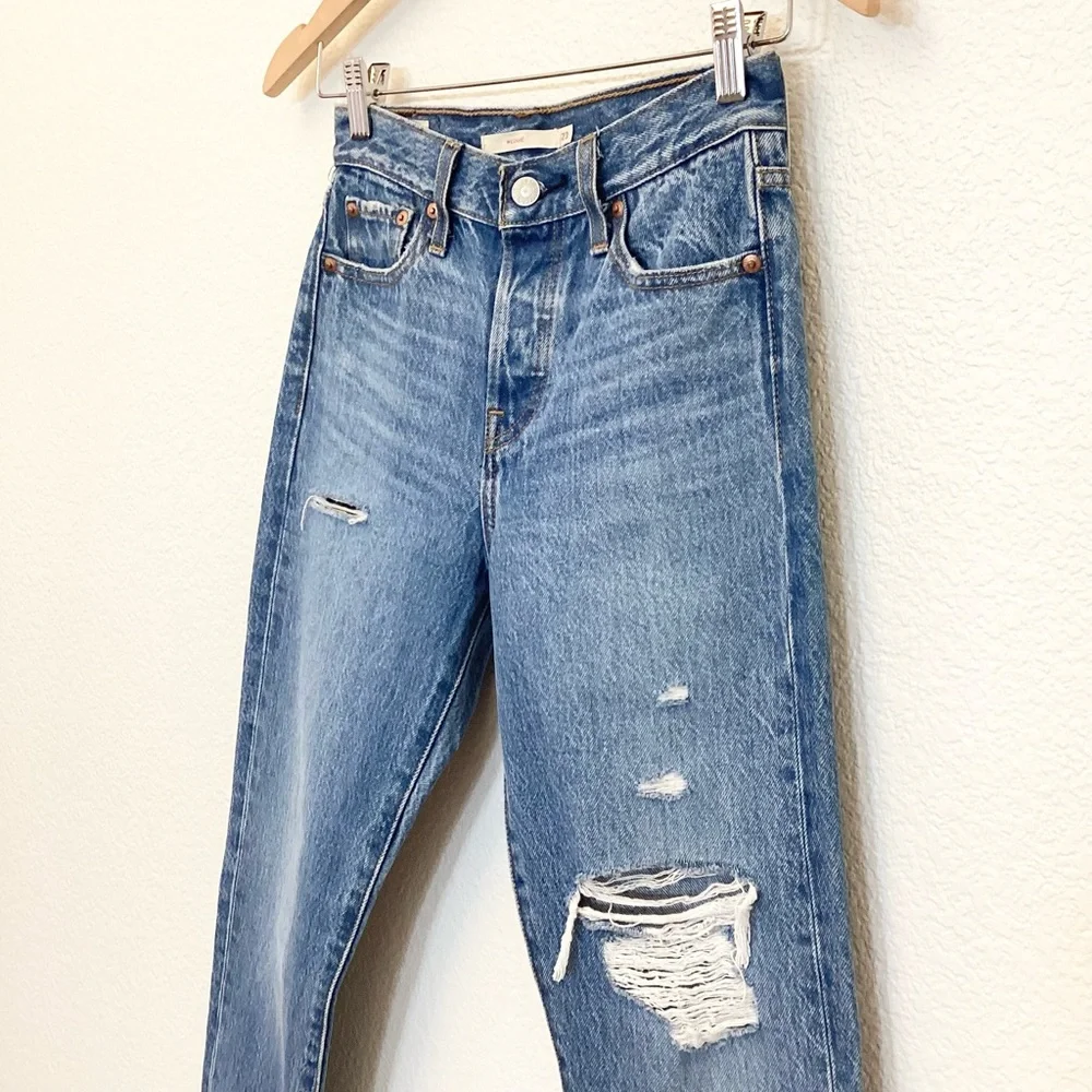 Levi’s Wedgie W23 Premium Icon Women’s Ankle Jeans Distressed 22861-0107