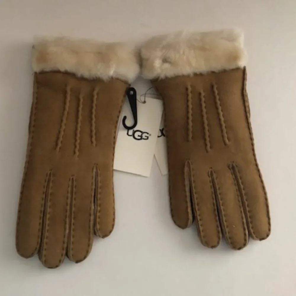 UGG Shearling Sheepskin suede leather Women's Chestnut Gloves. Size: Medium