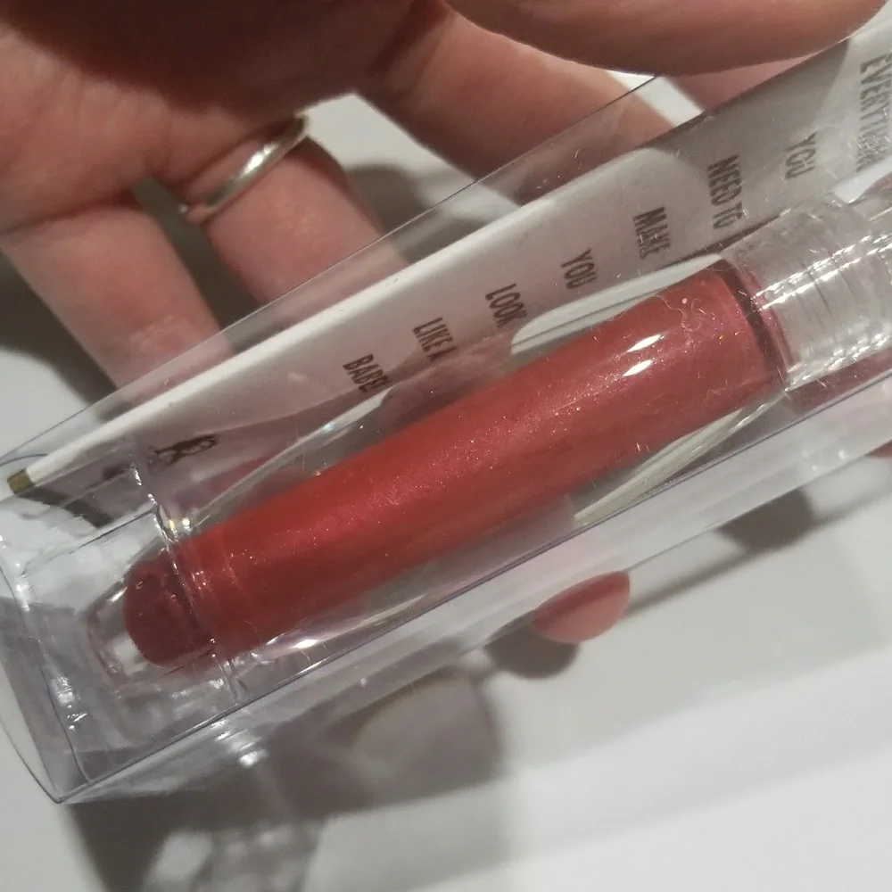 Fake Bake Babe Tool Lip Gloss in High Maintenance