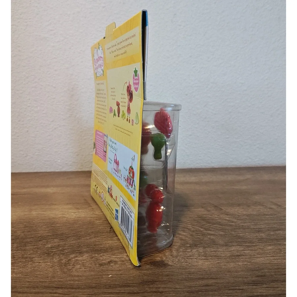 Strawberry Shortcake Mini Doll Toy Pink Green Scented Salon Set 2009 Hasbro
