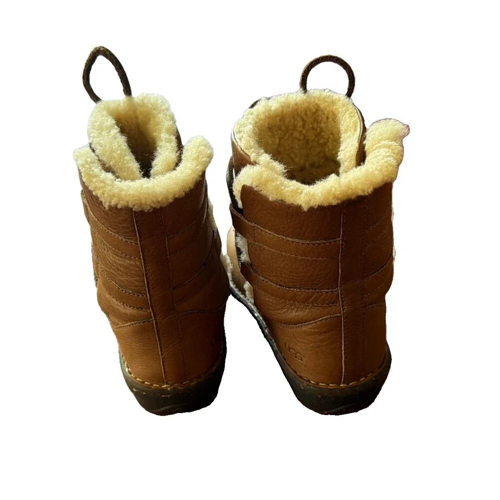 UGG leather timelessly caspia