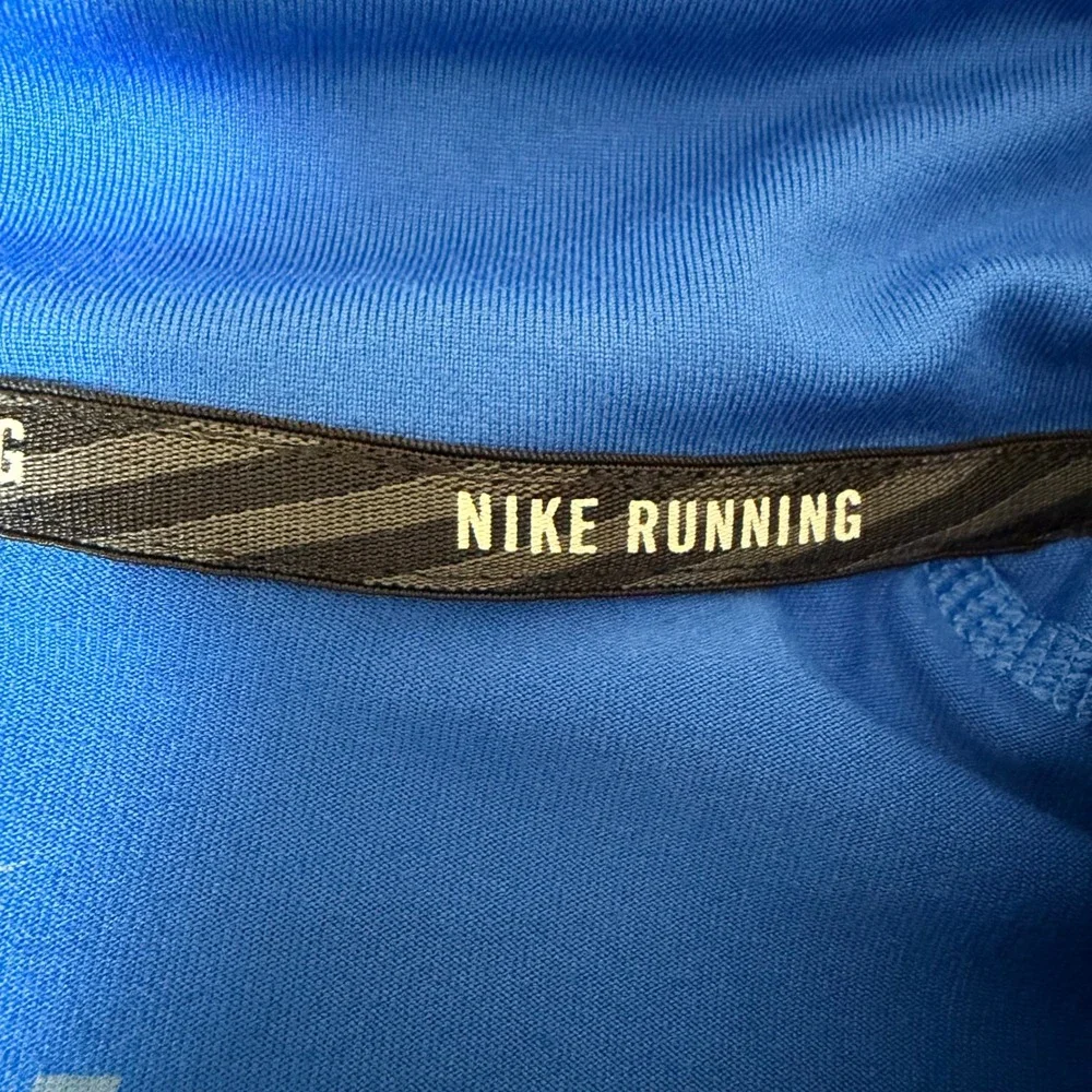 Nike tonal graphic