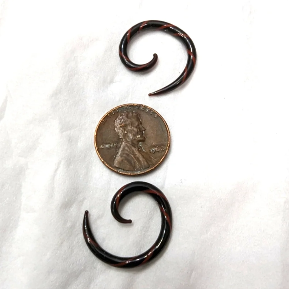 Bodyartforms rave glass rock