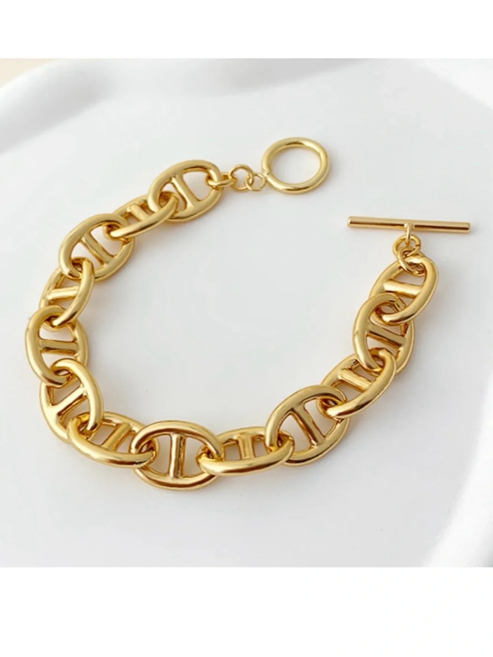 Polished Gold Link Toggle Bracelet for Women