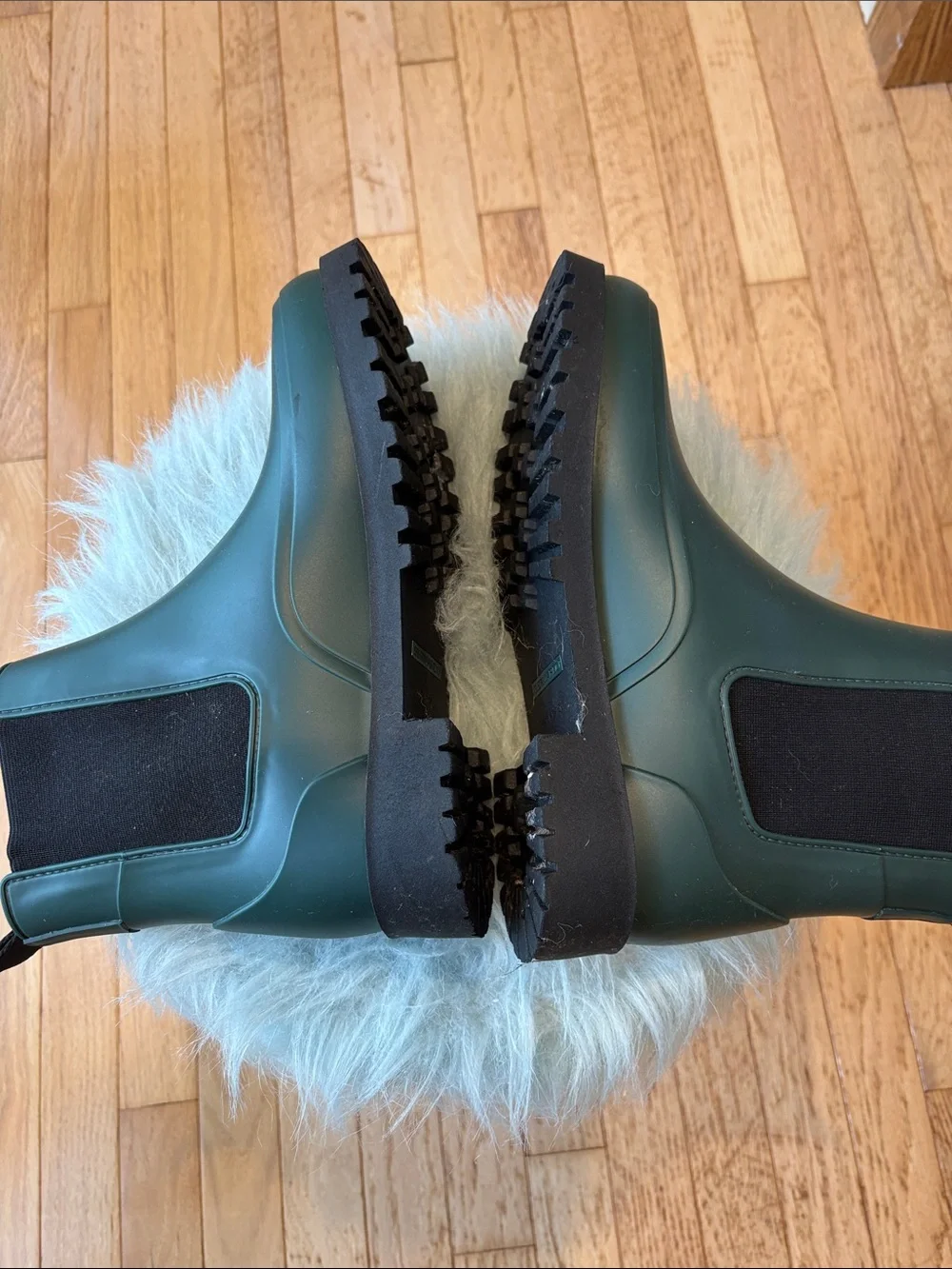 Bernardo sleek slip
